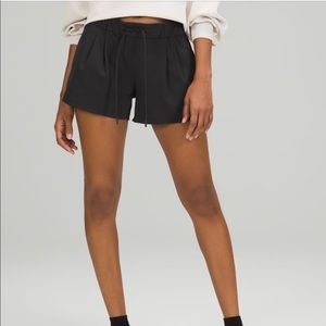 Stroll at sundown 3” lululemon shorts